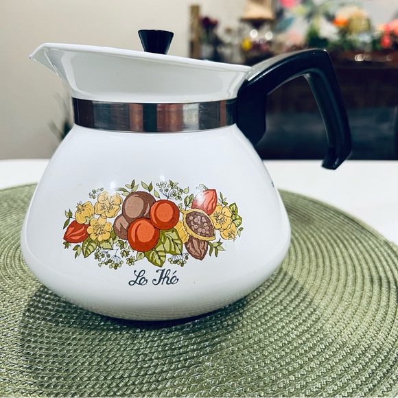 Vtg Corning Ware P-104 Spice of Life "Le The" 6 Cup Coffee Tea Pot Kettle W/Lid - Picture 2 of 10